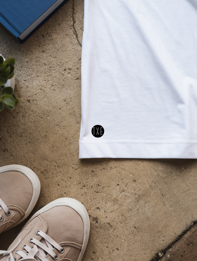 She Reigns Tee